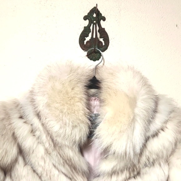 VTG Saga Fox Natural Blue Fox Norway Fur Coat Size Small EUC! - Picture 9 of 16